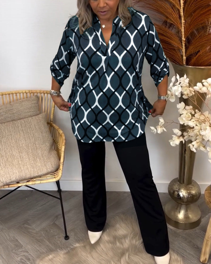 Loréna™ – Blouse Élégante à Motif Graphique