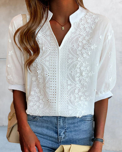 Élyne™ – Blouse à Col V et Manches Bouffantes en Dentelle